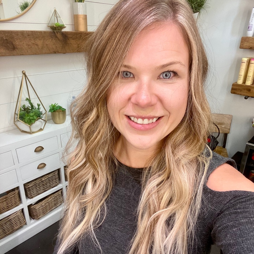 Meet your Posher, Danielle